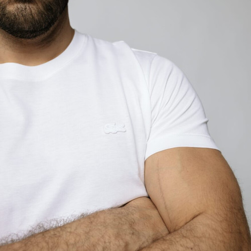 REMERA LACOSTE CUELLO REDONDO PARIS BLANCA