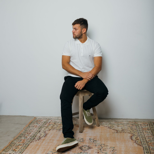 REMERA LIBERATO BASICS BLANCA DETALLE NEGRO