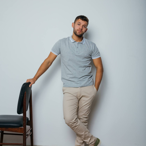 REMERA LIBERATO BASICS GRIS DETALLE BLANCO