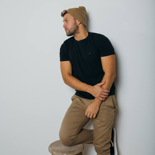 REMERA LIBERATO BASICS PREMIUN TEE NEGRA