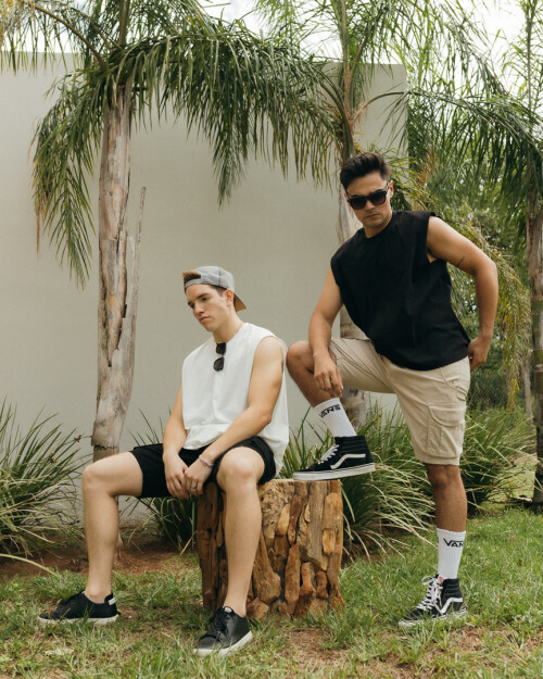 REMERA LIBERATO BASICS SIN MANGAS PREMIUM250 GSM MARFIL