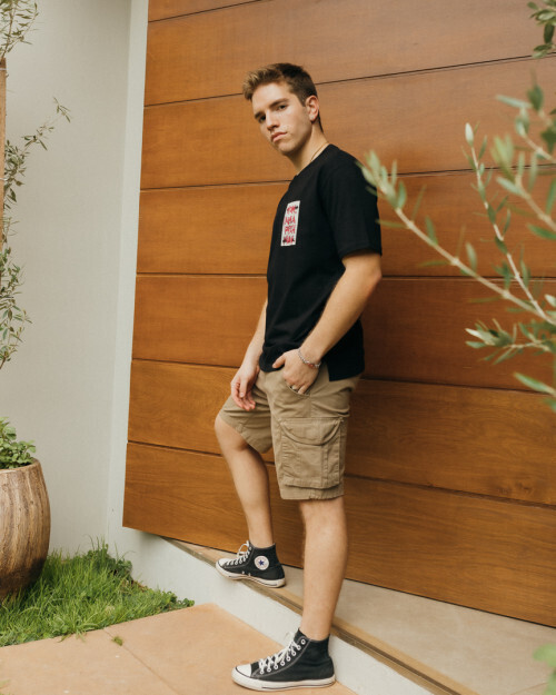 REMERA OVERSIZE 250 GSM LIBERATO BASICS NEGRA MOM I AM A RICH MAN