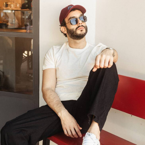 REMERA LIBERATO BASICS REGULAR FIT MARFIL