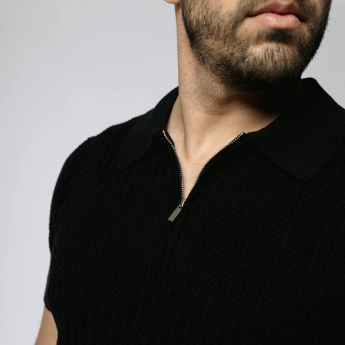 REMERA LIBERATO BASICS POLO CON CIERRE NEGRA
