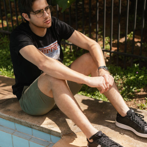 REMERA LIBERATO BASICS REGULAR FIT NEGRA FERRARI 1987