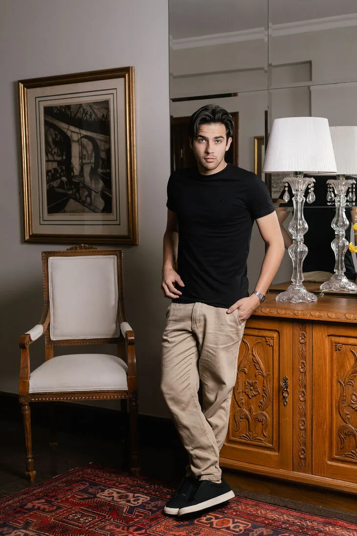 REMERA LACOSTE CUELLO REDONDO PARIS NEGRA